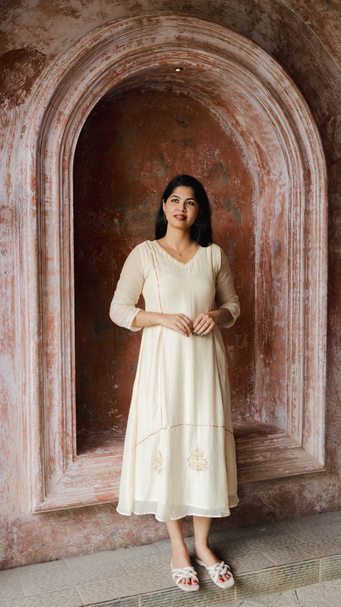 Solène |Ivory Zardozi Kurta | ÉLAN PremièreALL US WOMENmaternity and feeding